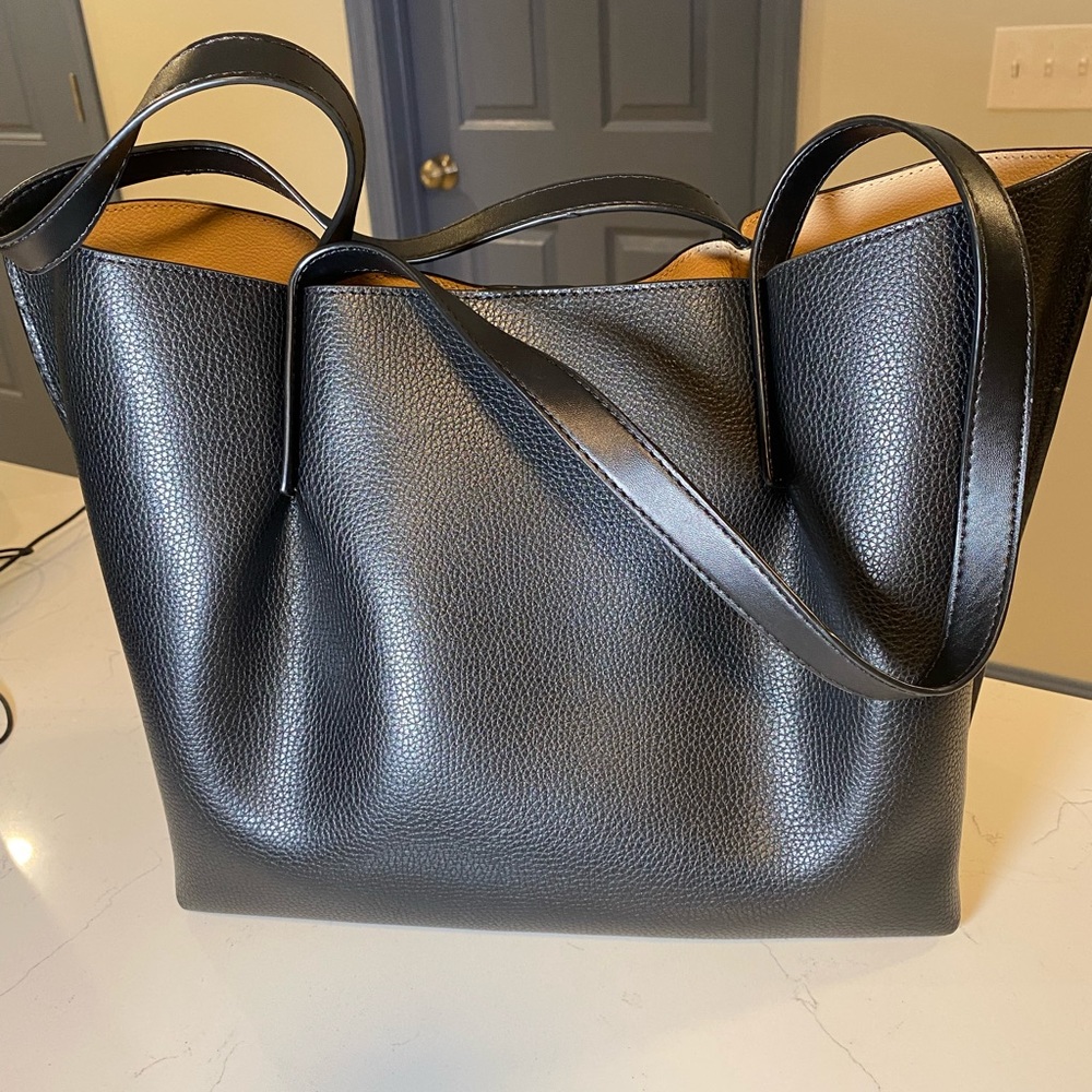 Michael Kors tote - Picture 2 of 4